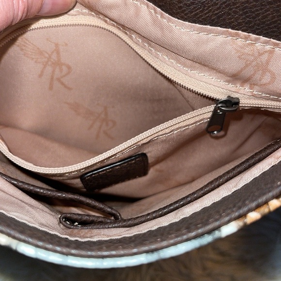 ⭐️M&F Western Angel Ranch Python Messenger Bag Brown - Picture 7 of 16